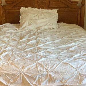 White Textured Duvet Cover and pillow case with Dimensional Design